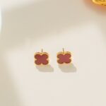 VCA stud earring - Image 3