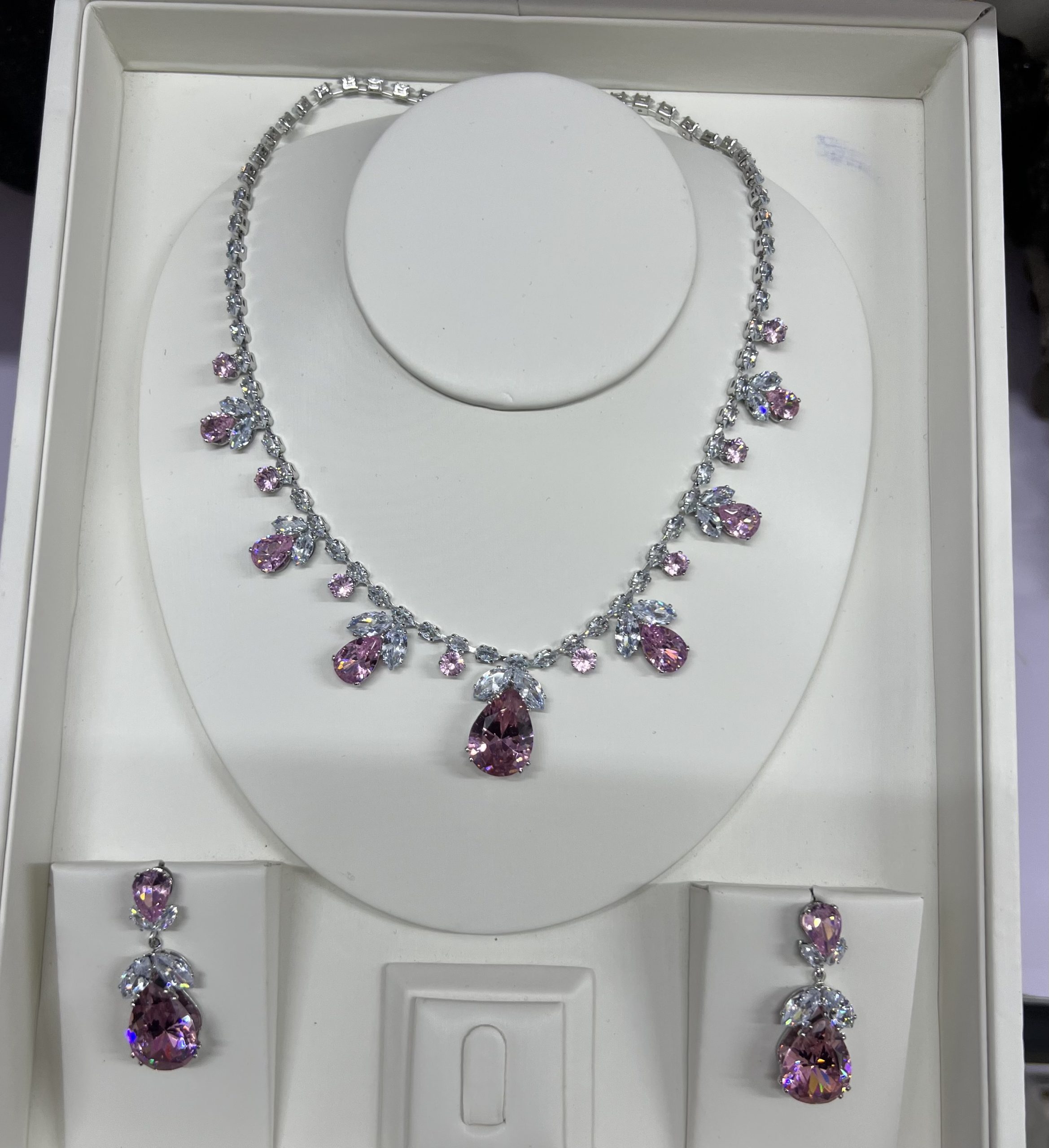 IMG_9050 Jewelry set 005 - Image 1