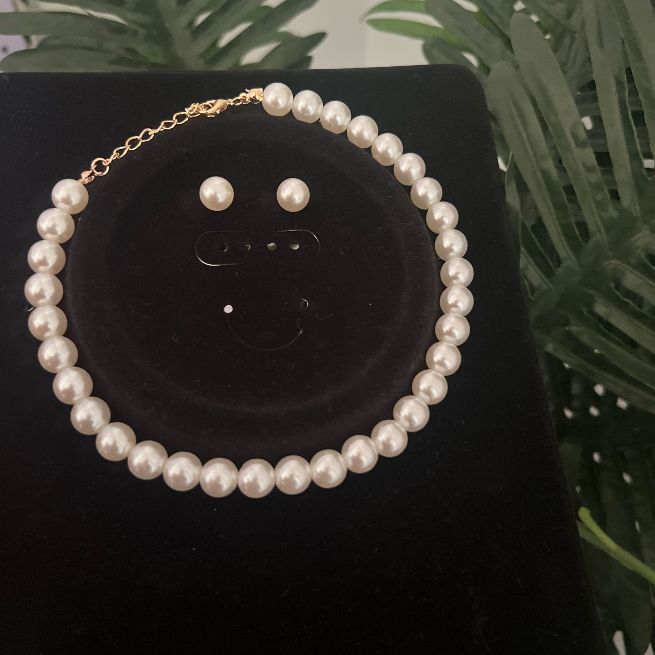 B05D4A54-9CBB-4931-8D9F-4A07D64F1D29 Pearl Set - Image 1