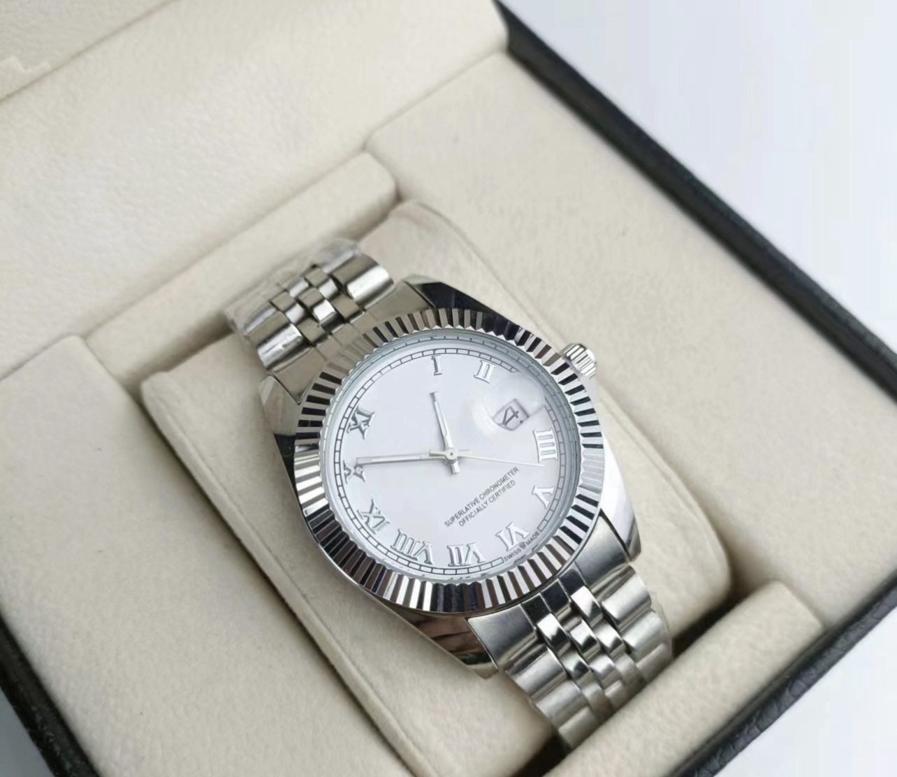 2DE60C2F-AFDB-47BA-B331-56A12759BD9D Wrist watch - Image 1