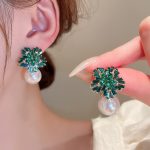 Exquisite Pearl Earrings - Image 3