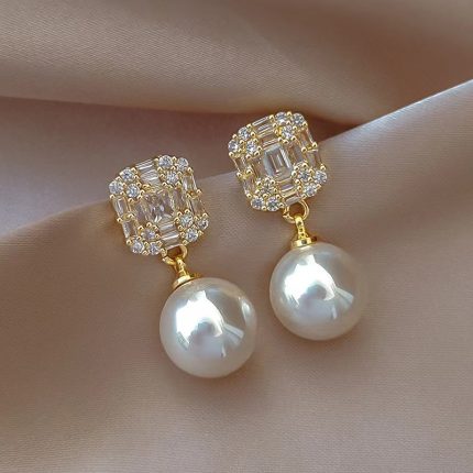 Pearl Earring