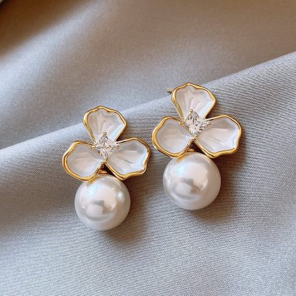 Pearl Earring